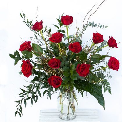 Red roses; Dozen roses; Valentine's Day roses